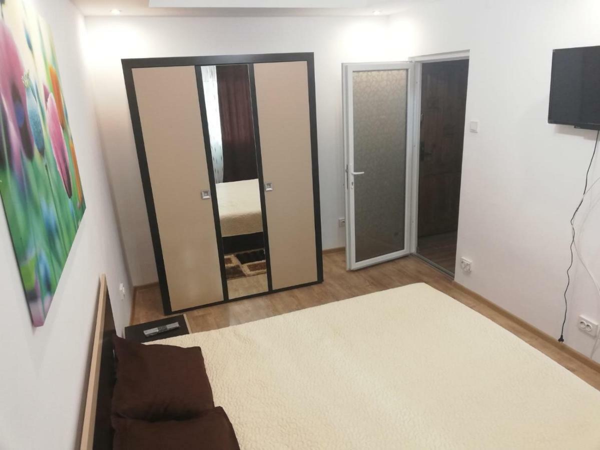 Adrya Apartment Orşova Екстериор снимка